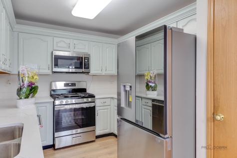 2944 Oak Court Schaumburg IL 60193