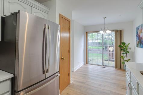 2944 Oak Court Schaumburg IL 60193
