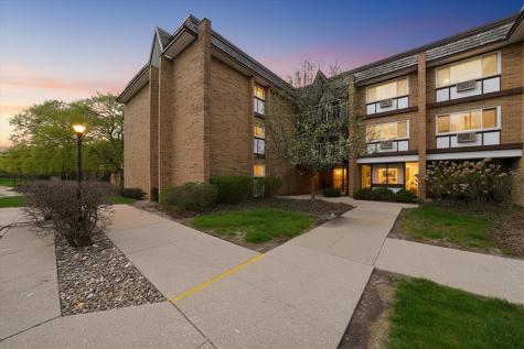 300 Claymoor Road Hinsdale IL 60521