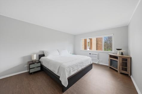 300 Claymoor Road Hinsdale IL 60521