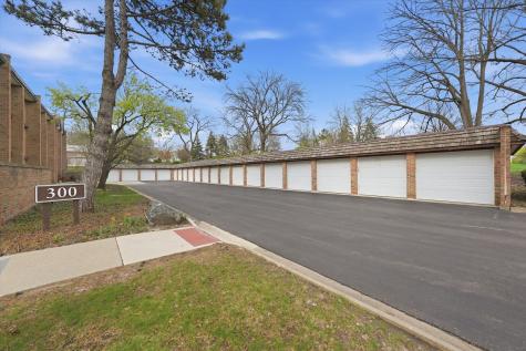 300 Claymoor Road Hinsdale IL 60521