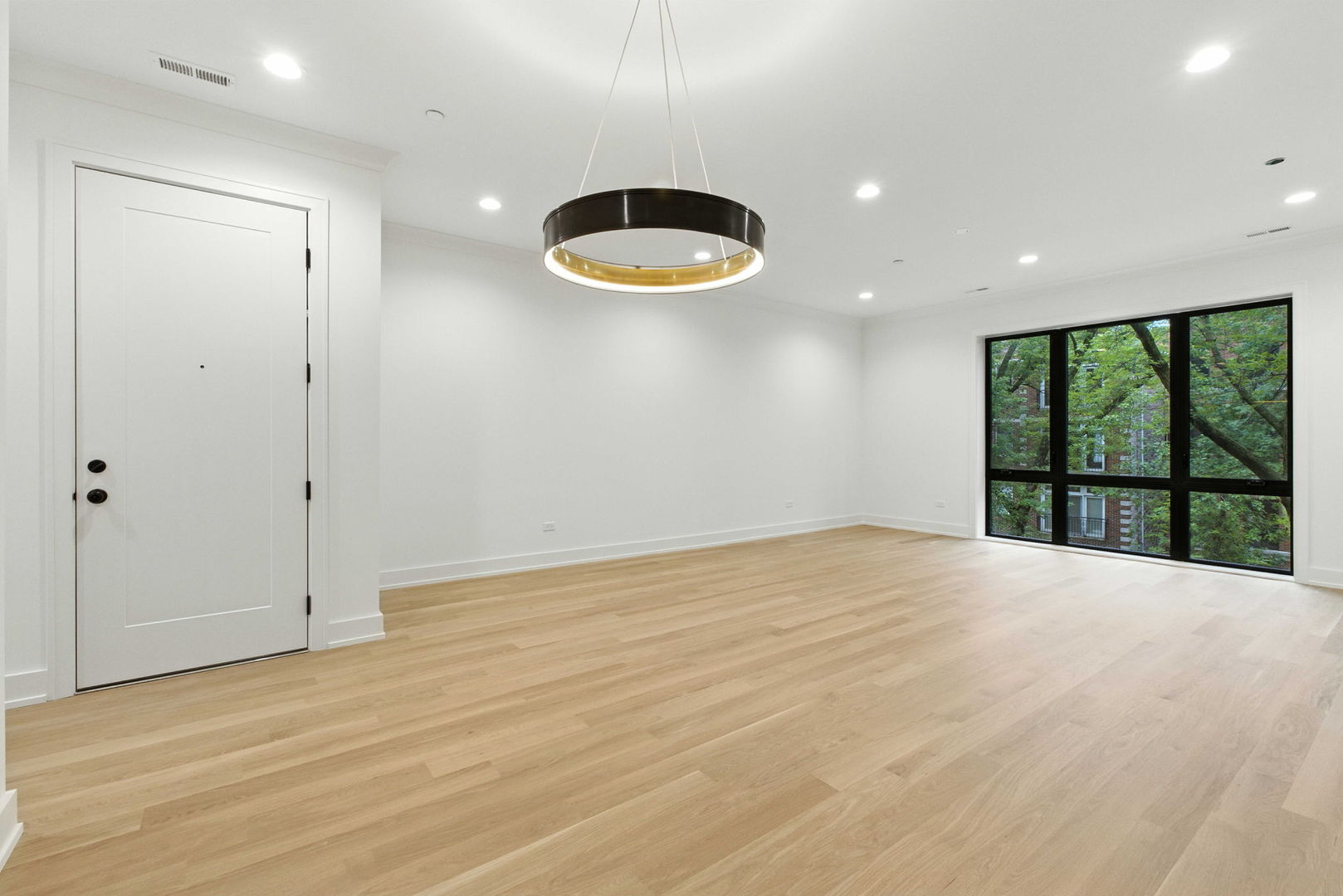 1404 West George Street Chicago IL 60657