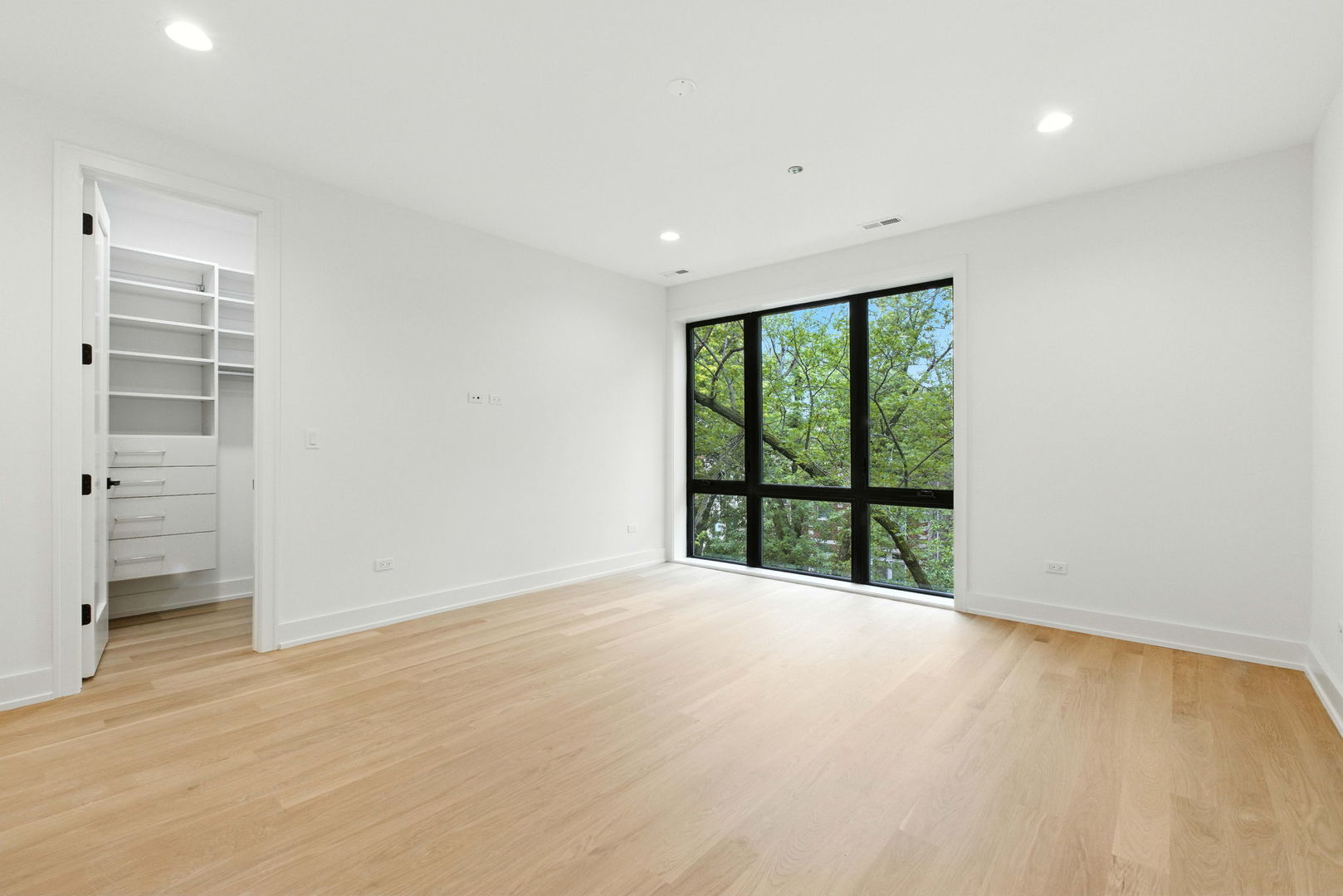1404 West George Street Chicago IL 60657