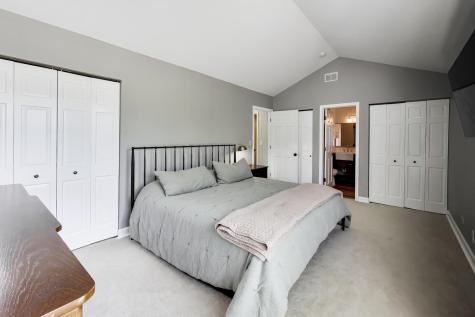 13300 West Heiden Circle Lake Bluff IL 60044