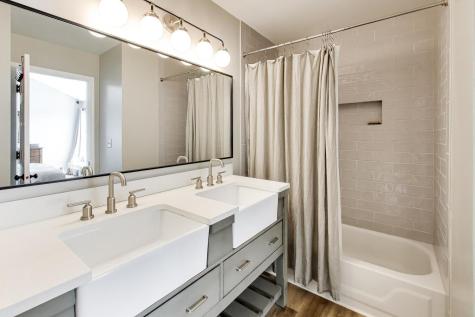 13300 West Heiden Circle Lake Bluff IL 60044