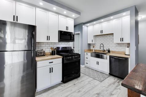 13300 West Heiden Circle Lake Bluff IL 60044