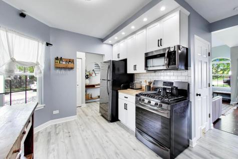 13300 West Heiden Circle Lake Bluff IL 60044