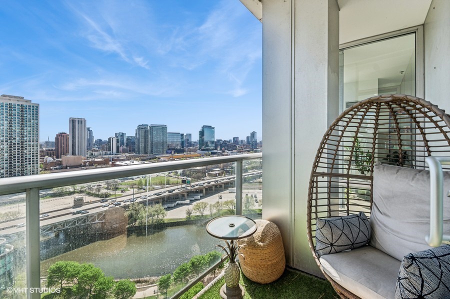 510 West Erie Street Chicago IL 60654
