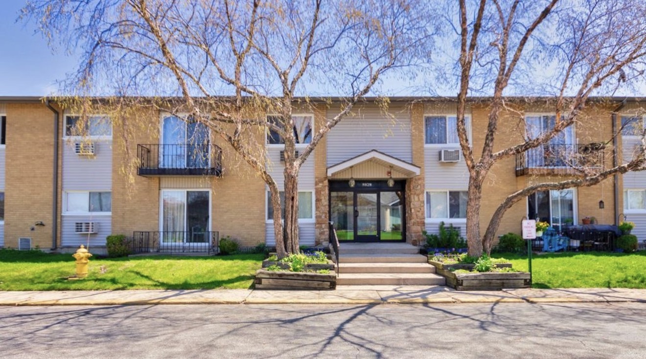 8828 North Leslie Lane Des Plaines IL 60016