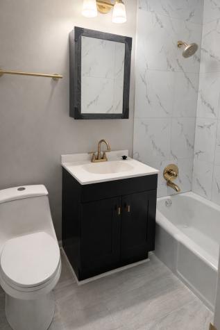 8828 North Leslie Lane Des Plaines IL 60016