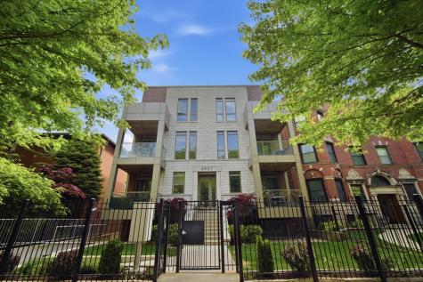 4627 North Beacon Street Chicago IL 60640