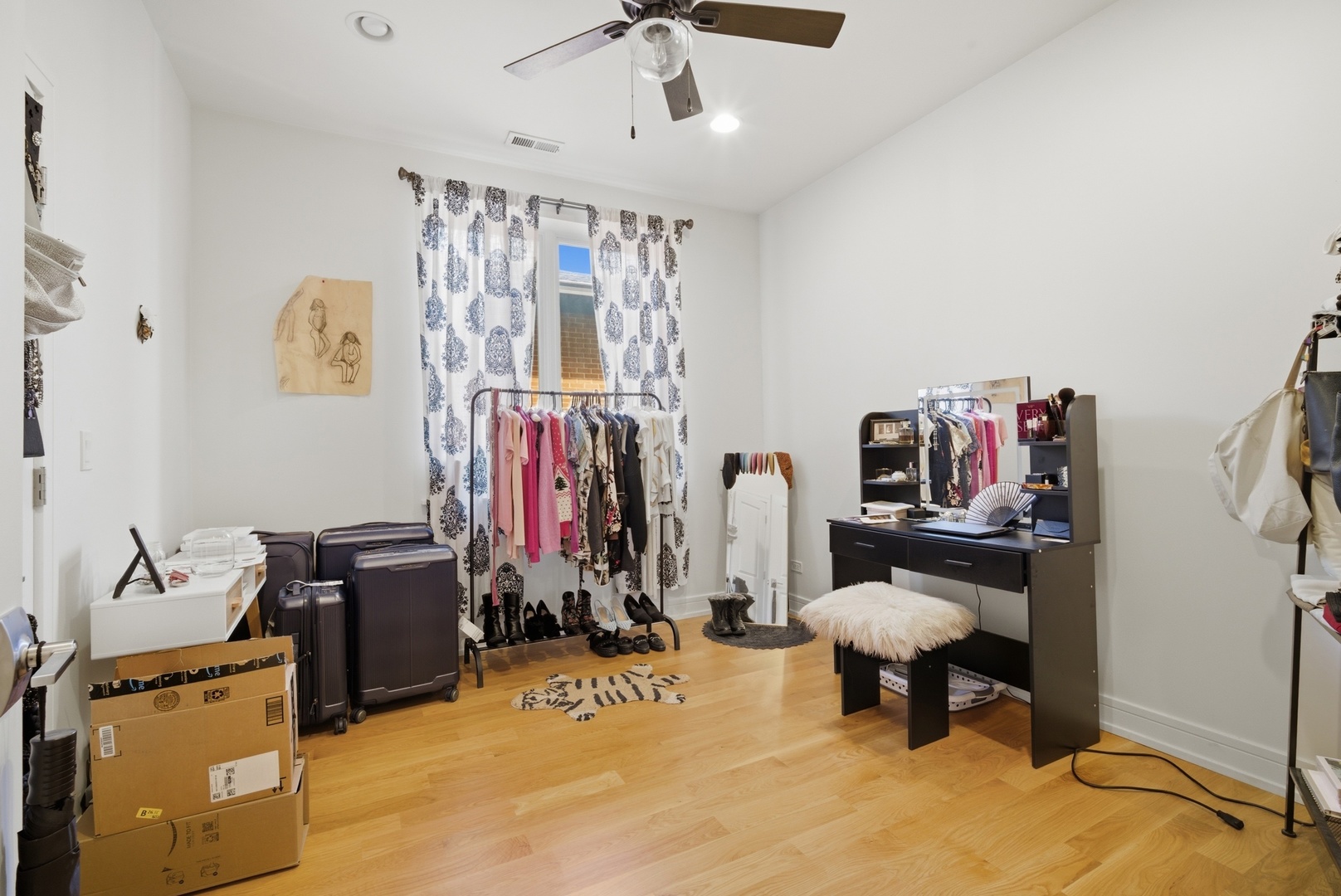 4627 North Beacon Street Chicago IL 60640