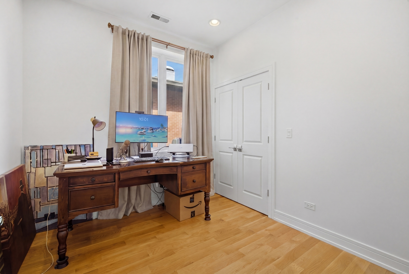 4627 North Beacon Street Chicago IL 60640