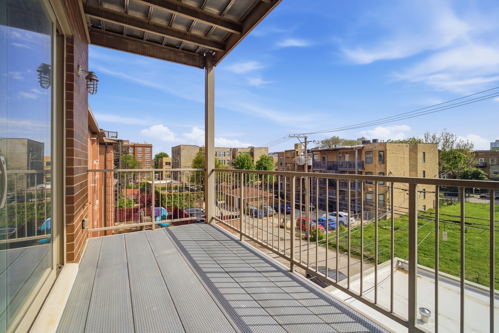 4627 North Beacon Street Chicago IL 60640