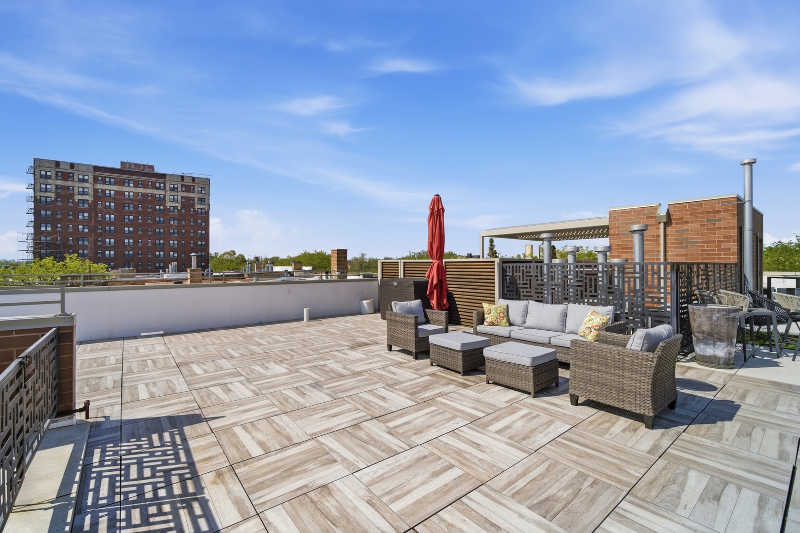 4627 North Beacon Street Chicago IL 60640