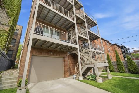 4627 North Beacon Street Chicago IL 60640
