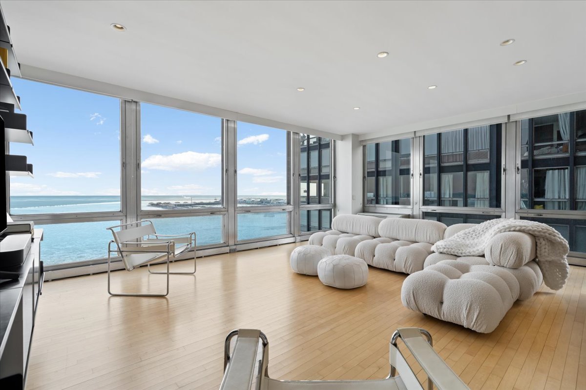880 North Lake Shore Drive Chicago IL 60611