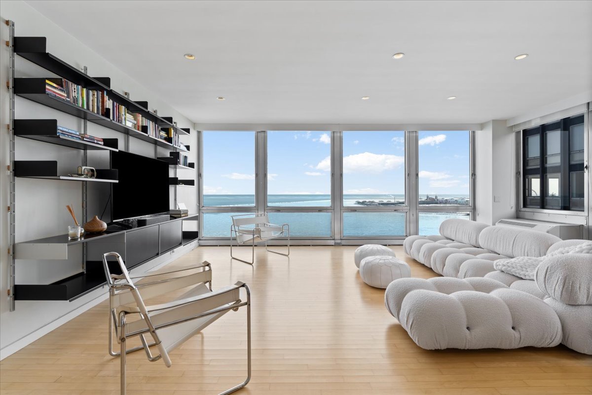 880 North Lake Shore Drive Chicago IL 60611