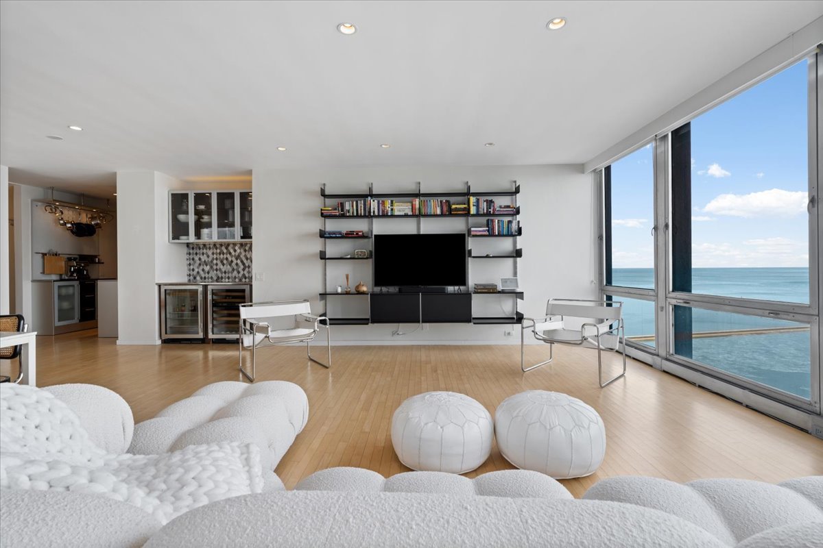 880 North Lake Shore Drive Chicago IL 60611