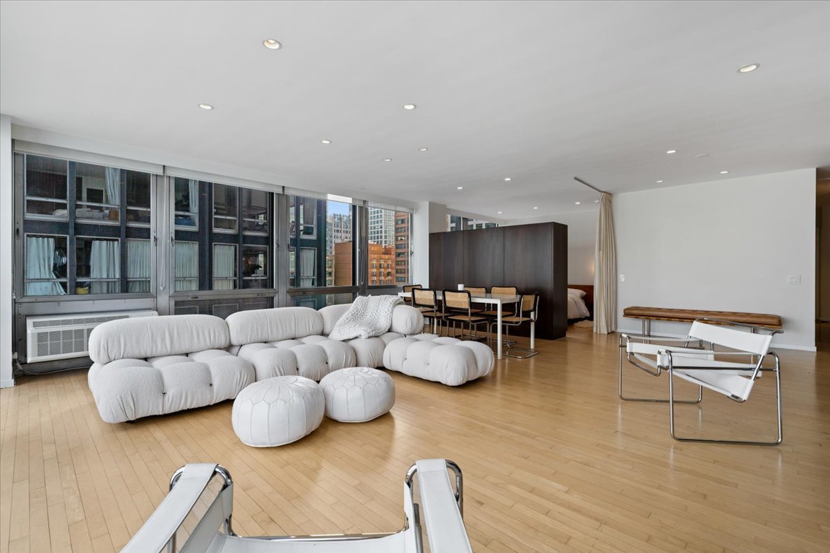 880 North Lake Shore Drive Chicago IL 60611