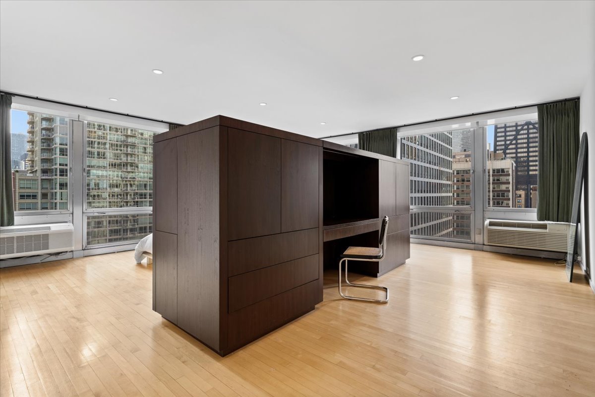 880 North Lake Shore Drive Chicago IL 60611
