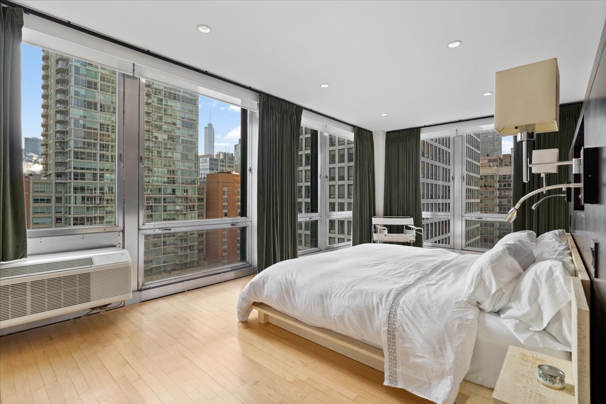 880 North Lake Shore Drive Chicago IL 60611