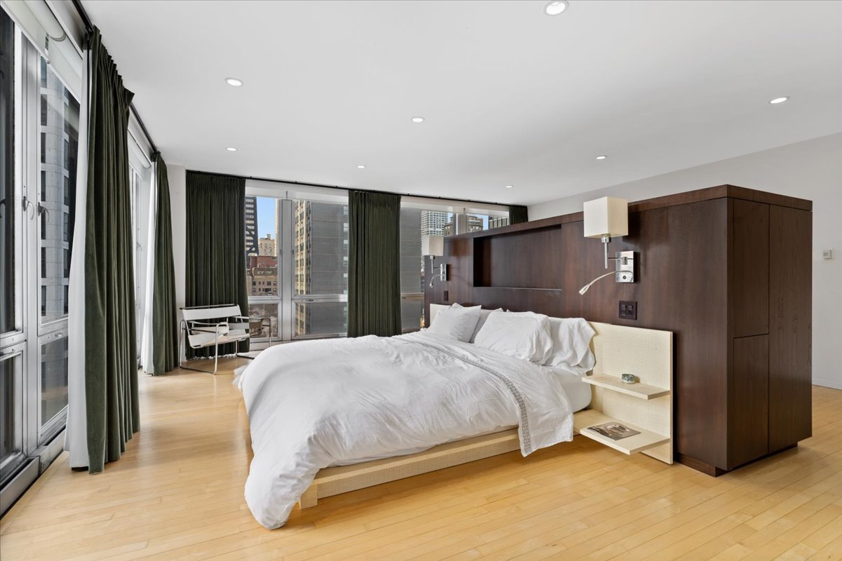 880 North Lake Shore Drive Chicago IL 60611
