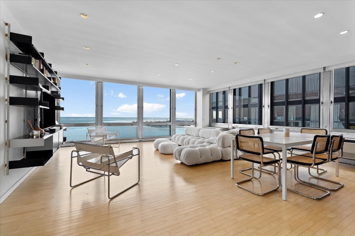 880 North Lake Shore Drive Chicago IL 60611