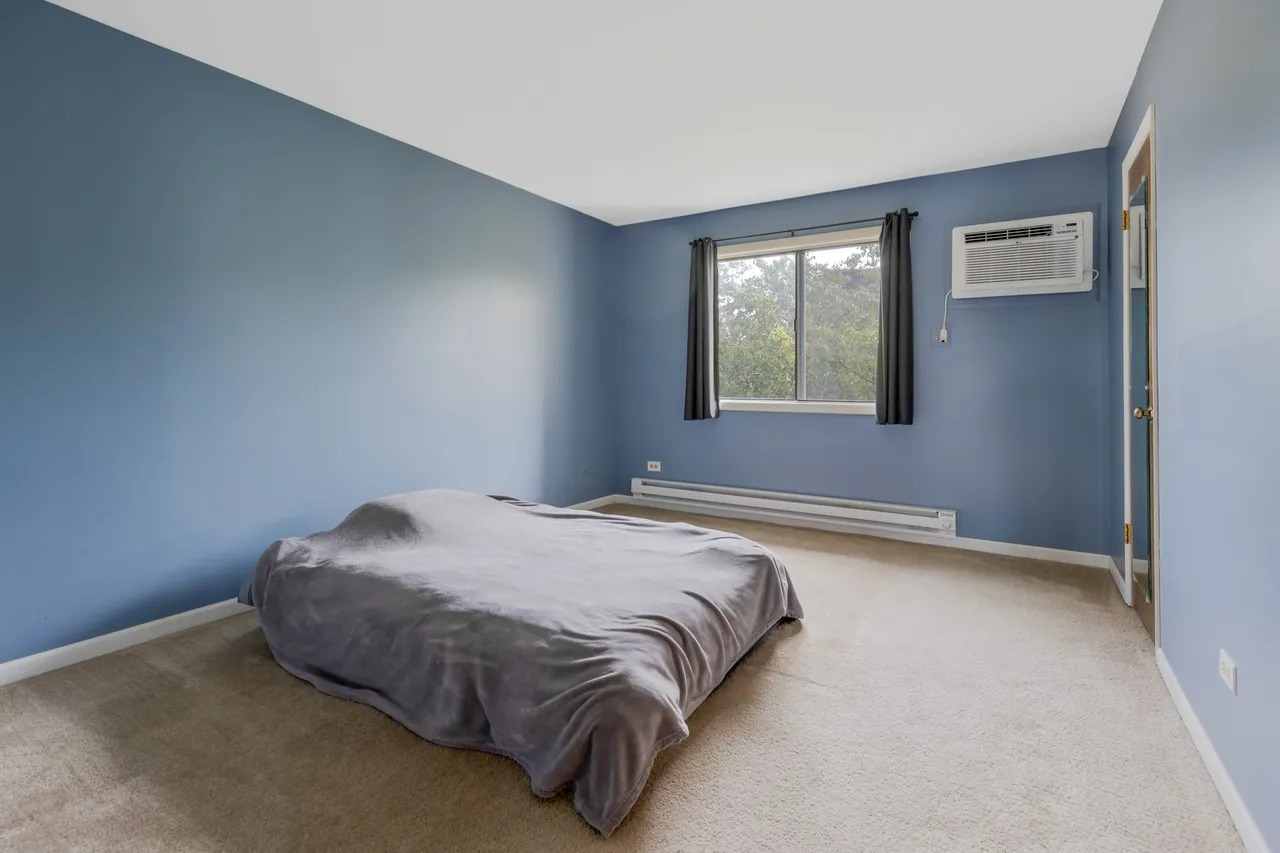 175 North Waters Edge Drive Glendale Heights IL 60139