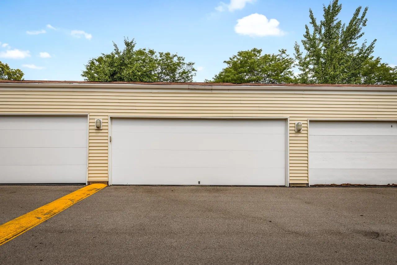 175 North Waters Edge Drive Glendale Heights IL 60139