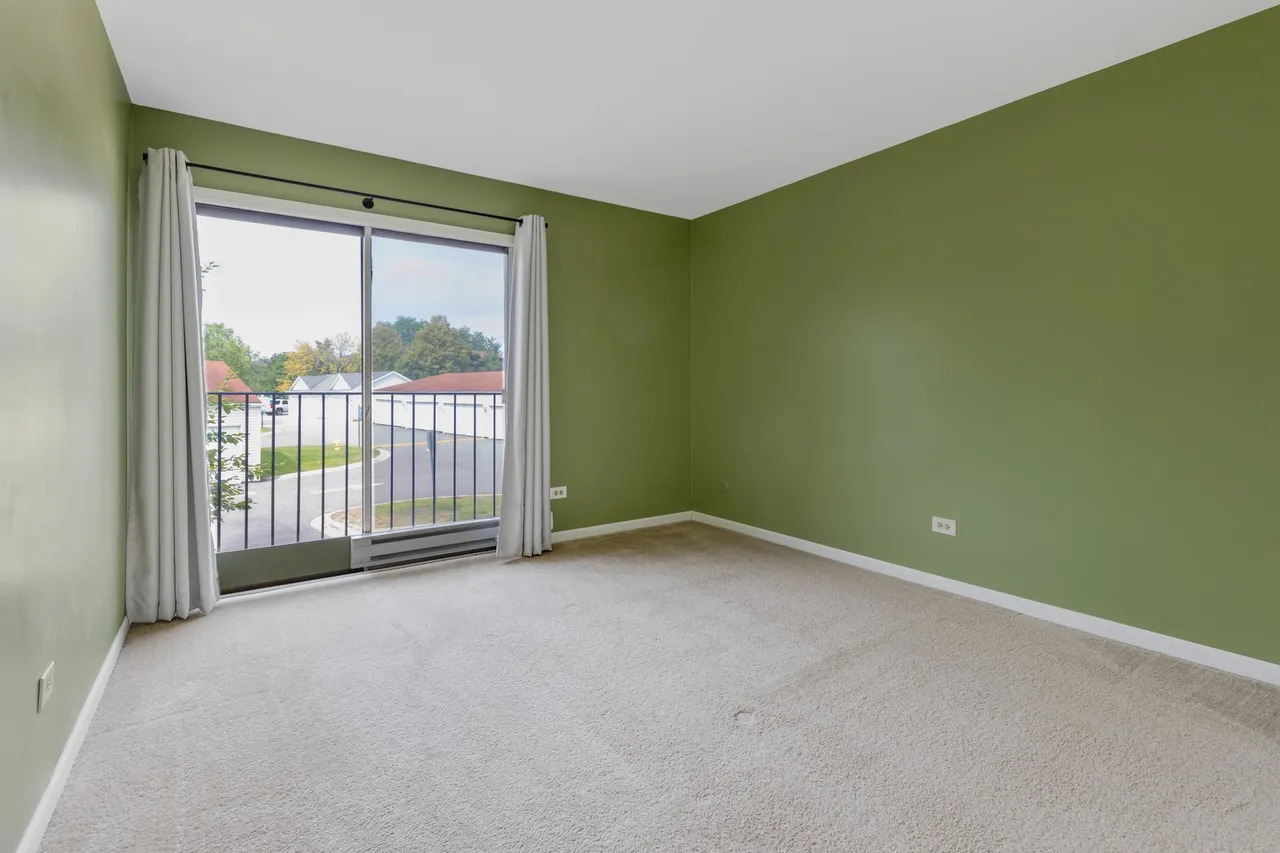 175 North Waters Edge Drive Glendale Heights IL 60139