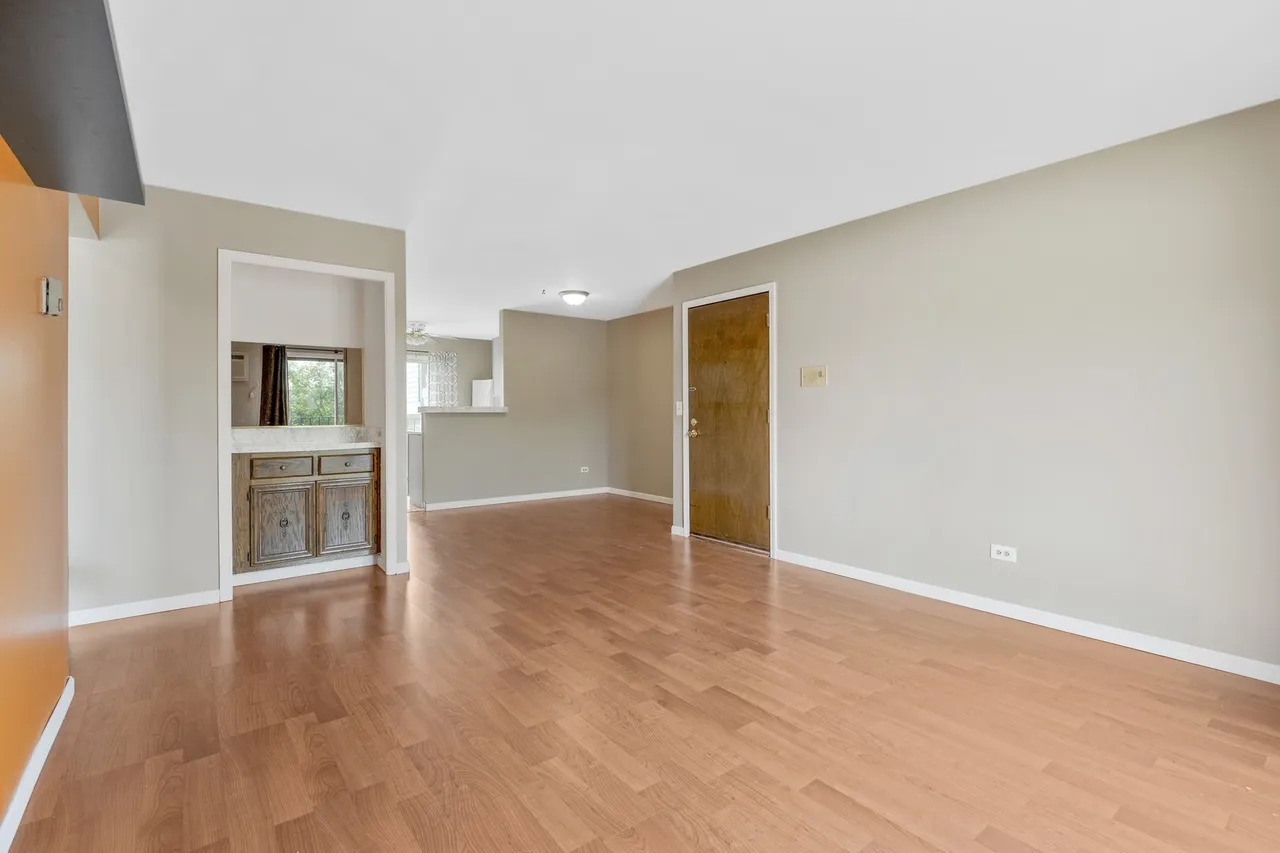 175 North Waters Edge Drive Glendale Heights IL 60139