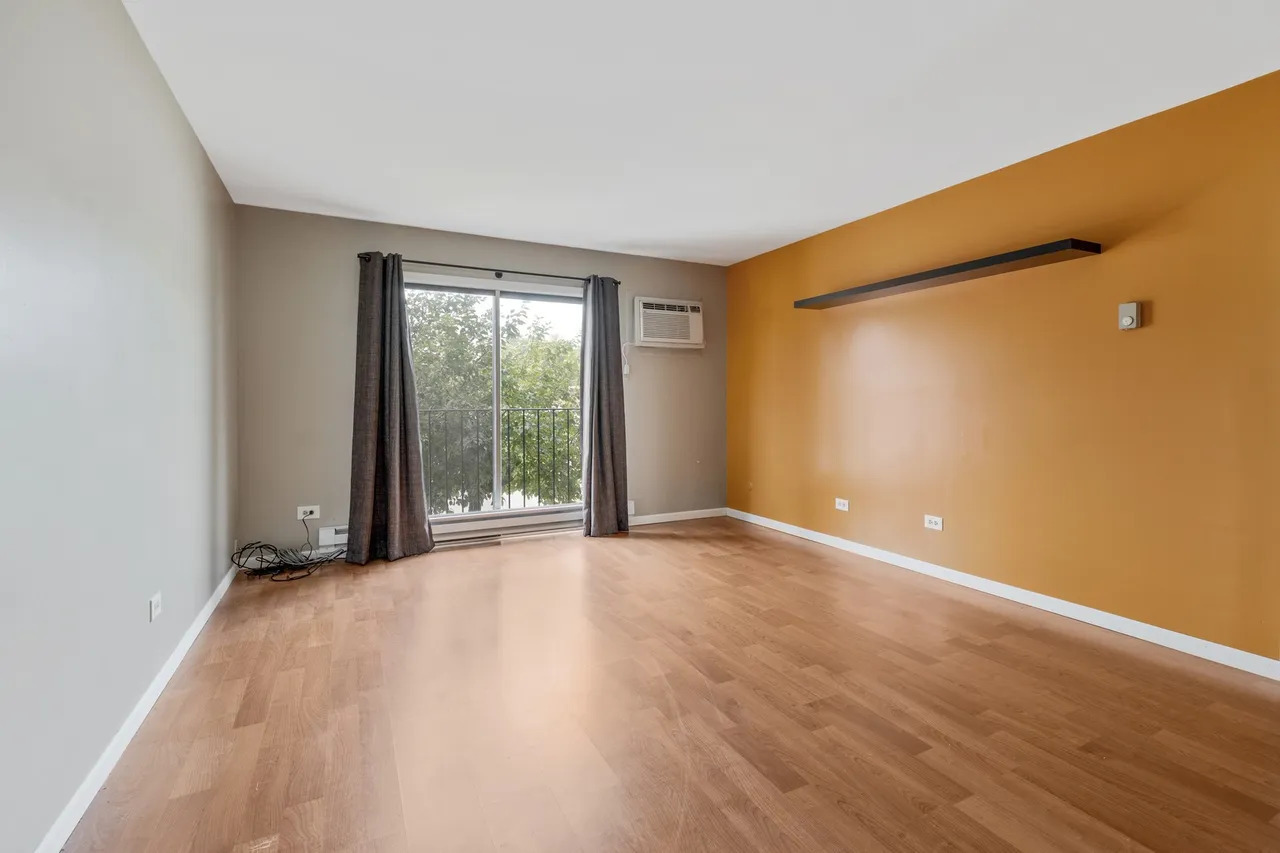 175 North Waters Edge Drive Glendale Heights IL 60139