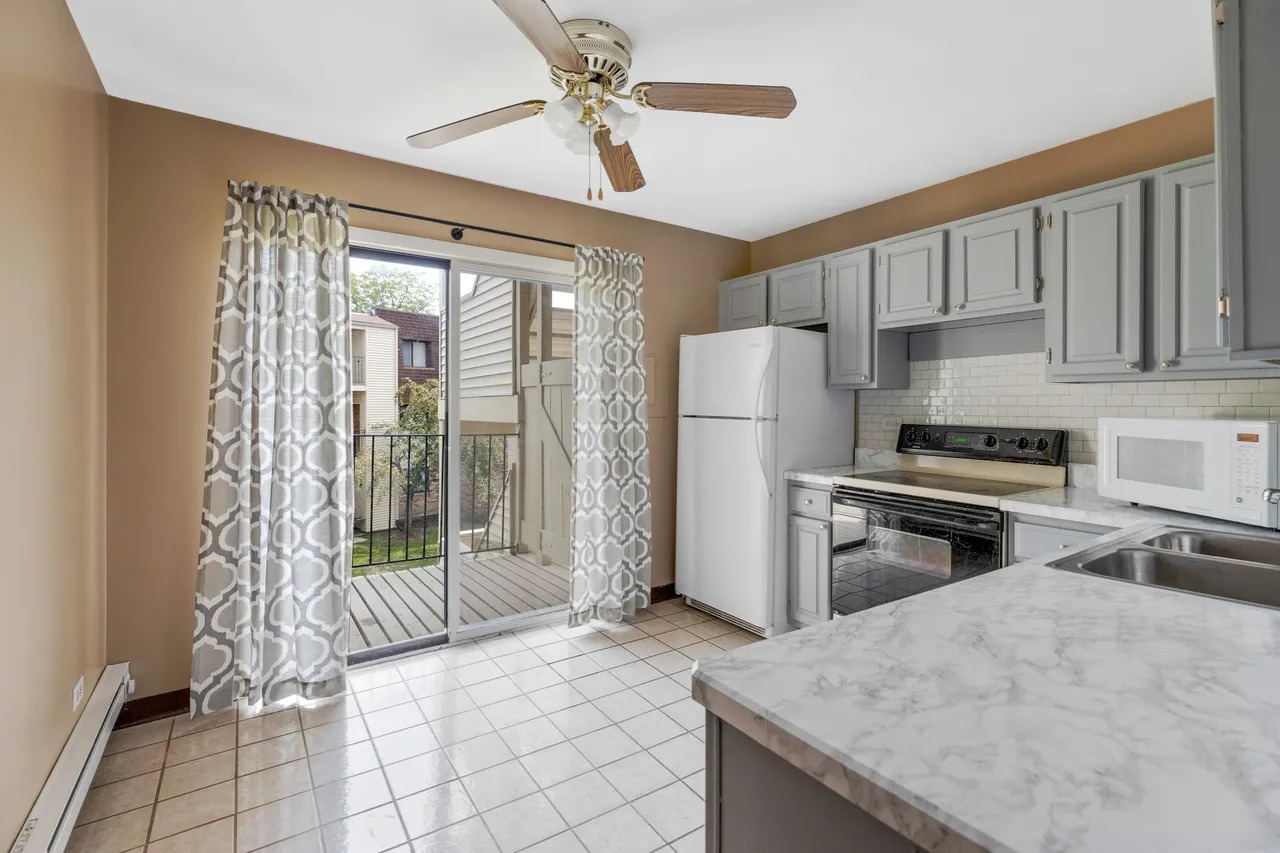 175 North Waters Edge Drive Glendale Heights IL 60139