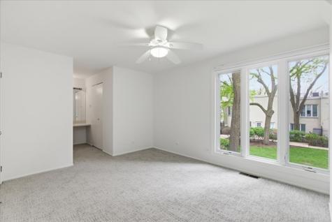 1085 South Park Terrace Chicago IL 60605