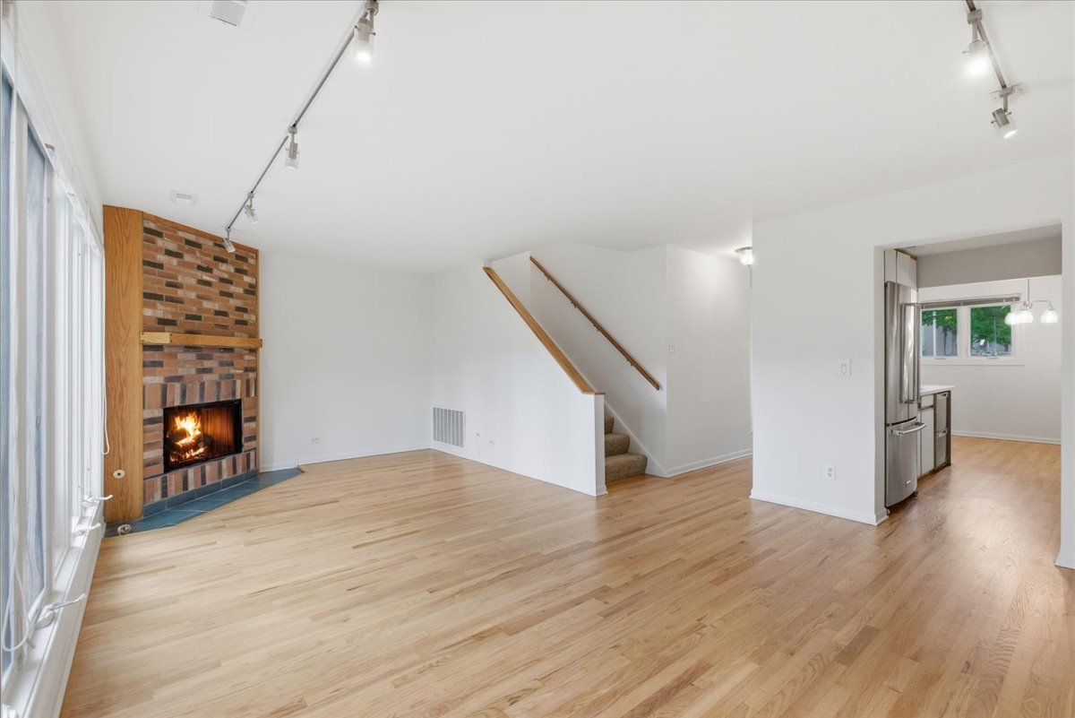 1085 South Park Terrace Chicago IL 60605