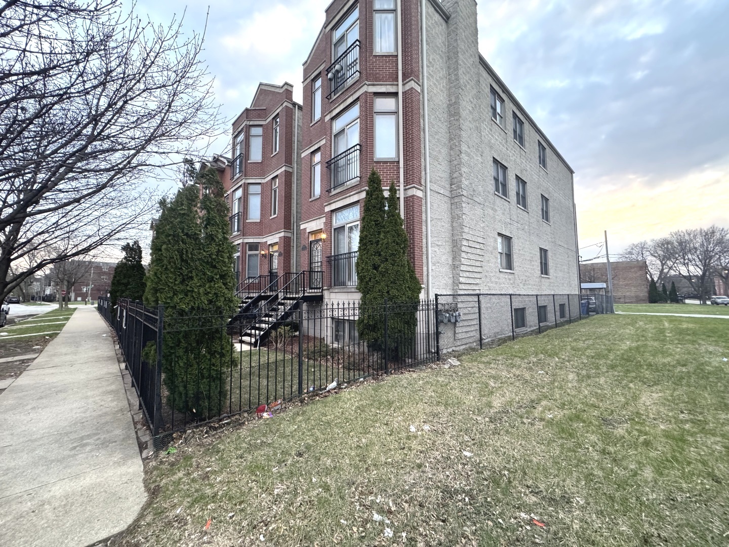 4242 South Vincennes Avenue Chicago IL 60653