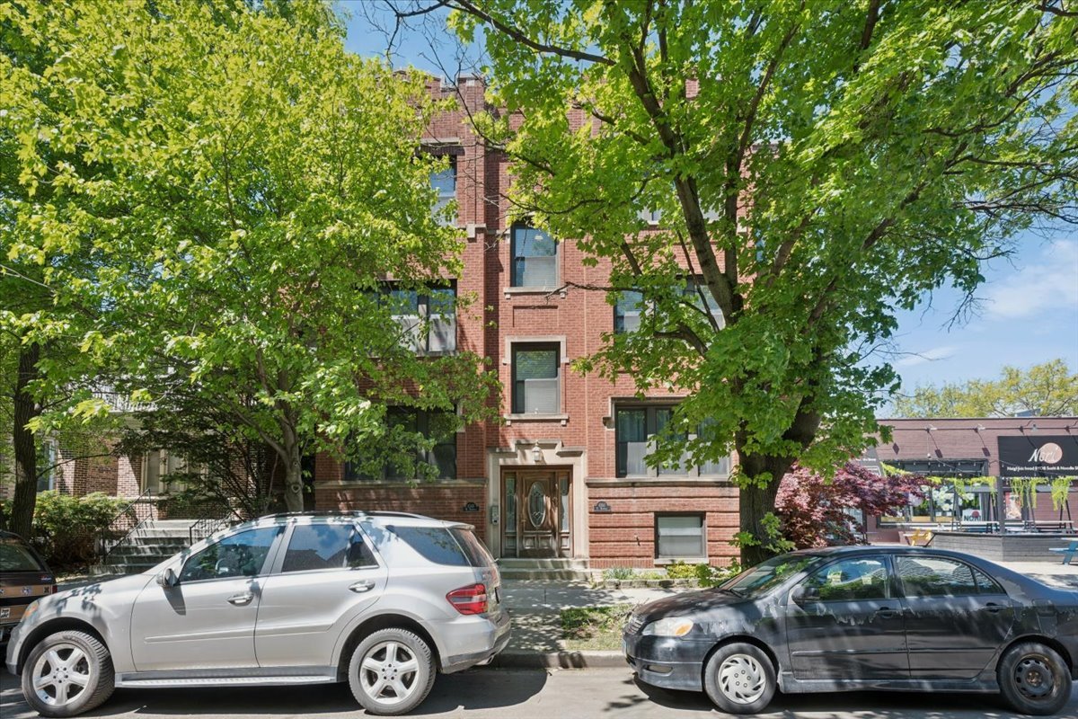 6348 North Magnolia Avenue Chicago IL 60660