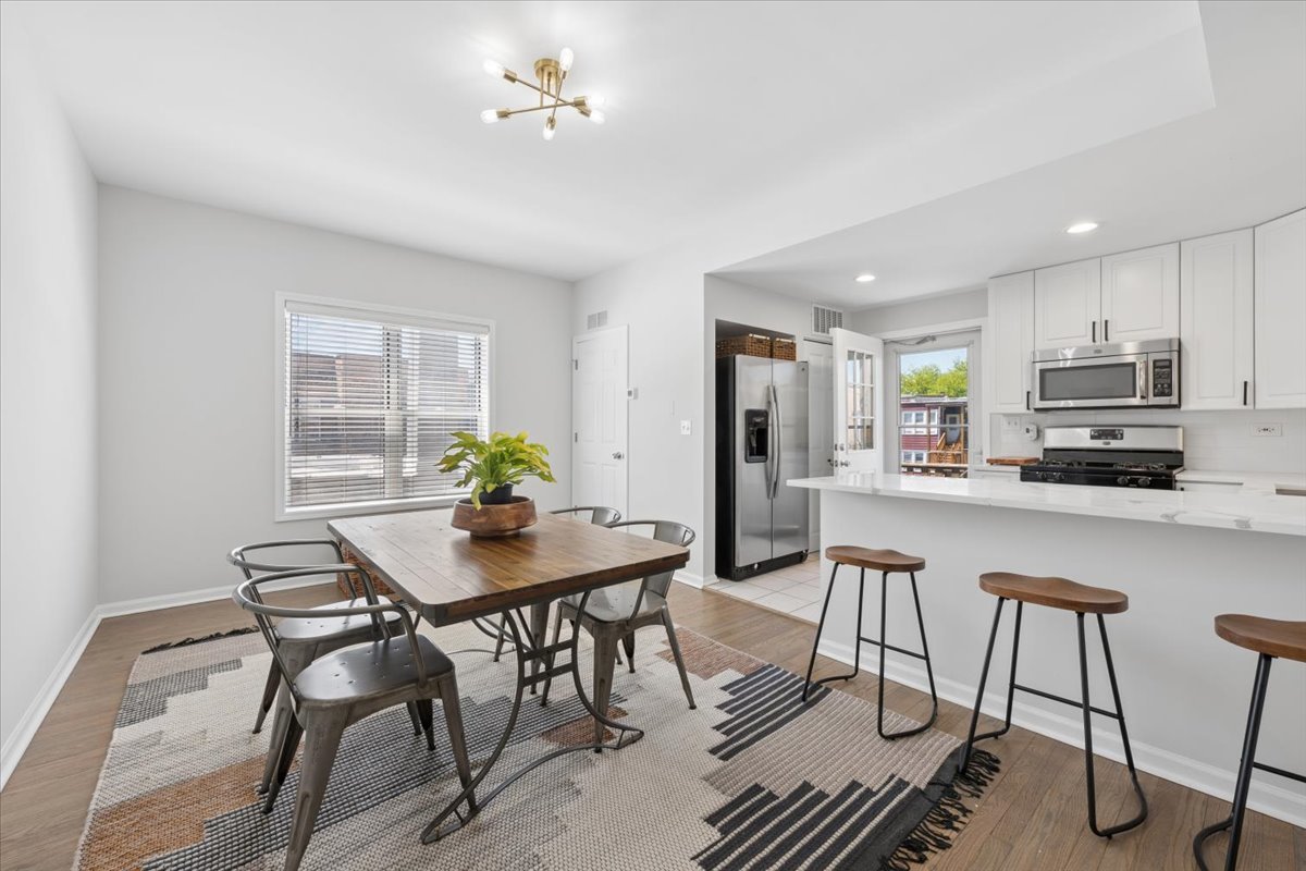 6348 North Magnolia Avenue Chicago IL 60660