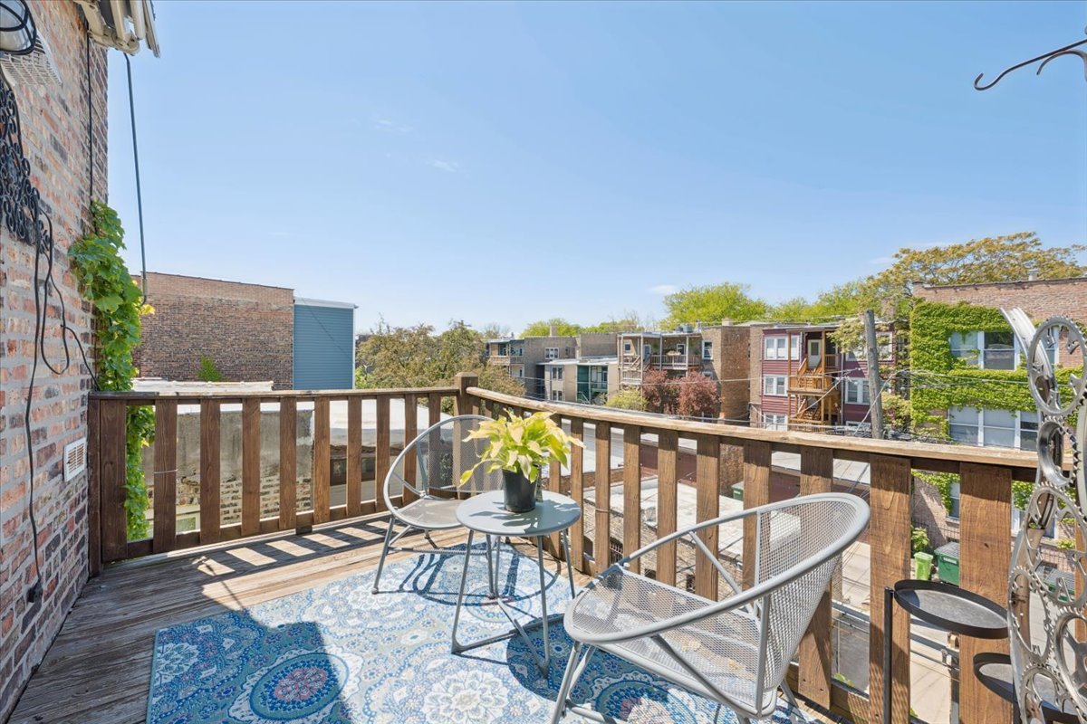 6348 North Magnolia Avenue Chicago IL 60660