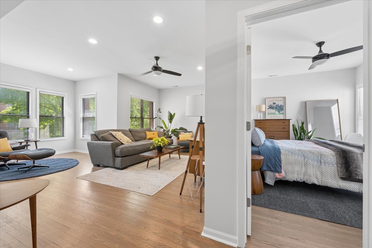 6348 North Magnolia Avenue Chicago IL 60660