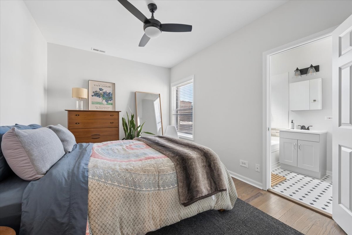 6348 North Magnolia Avenue Chicago IL 60660