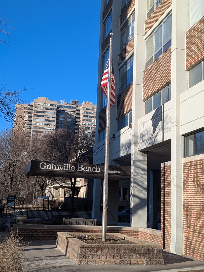 6171 North Sheridan Road Chicago IL 60660