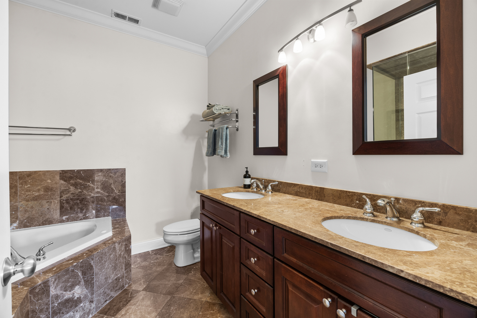 1122 West Hubbard Street Chicago IL 60642