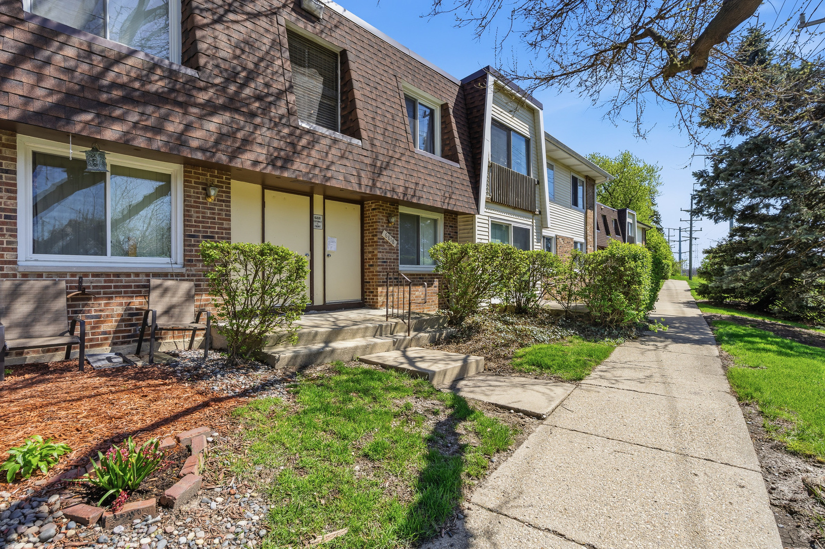 6818 Roberts Drive Woodridge IL 60517