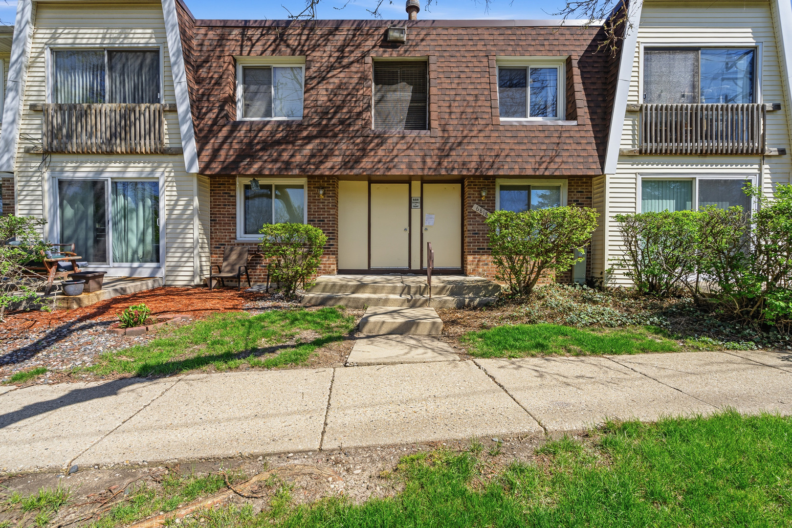 6818 Roberts Drive Woodridge IL 60517