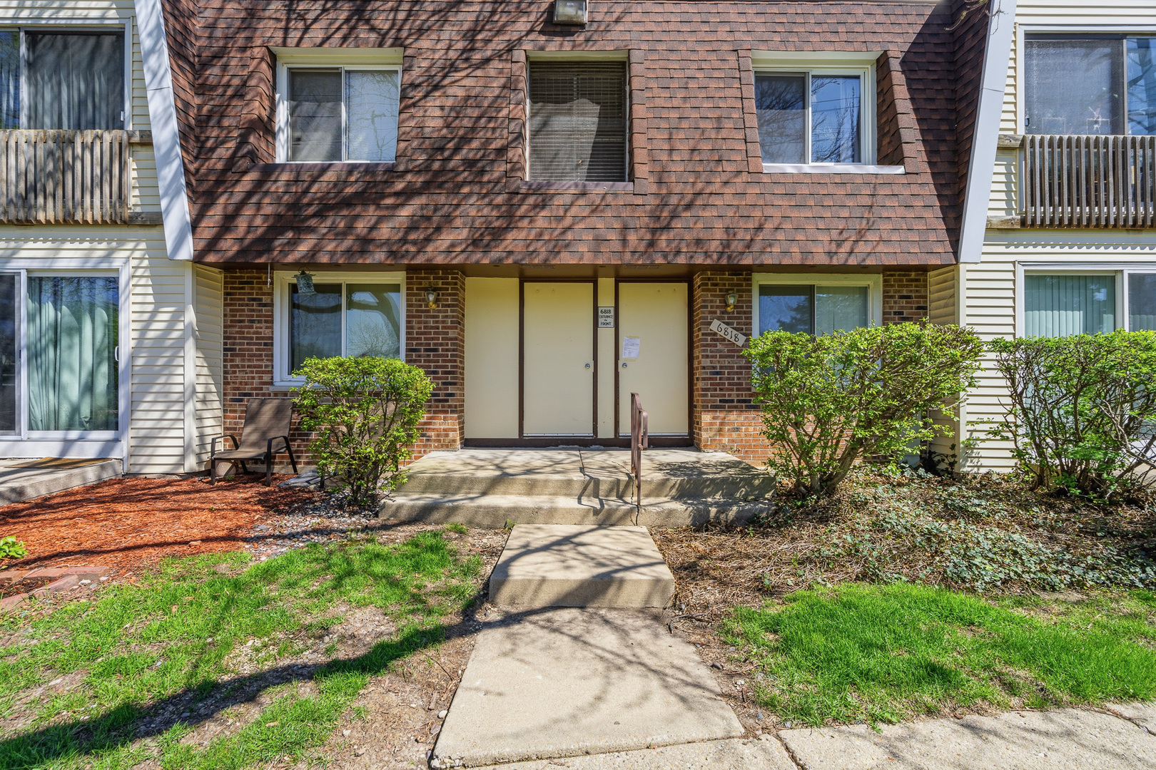 6818 Roberts Drive Woodridge IL 60517