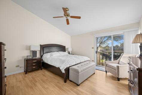 1376 Longacre Lane Wheeling IL 60090