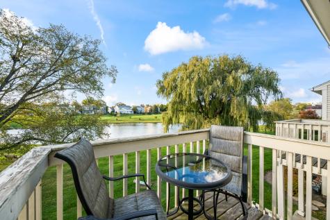 1376 Longacre Lane Wheeling IL 60090