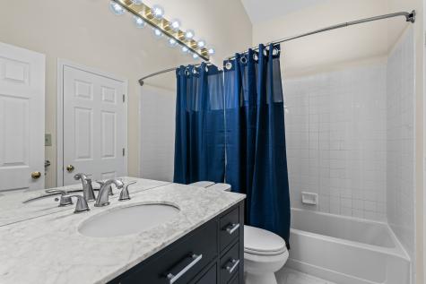 1376 Longacre Lane Wheeling IL 60090
